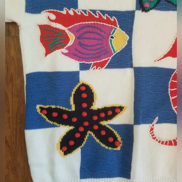 Vintage Fish Beach Sweater Blouse Sz Small Knit 3D Pom Pom Tess Designs Bermuda - Picture 15 of 16